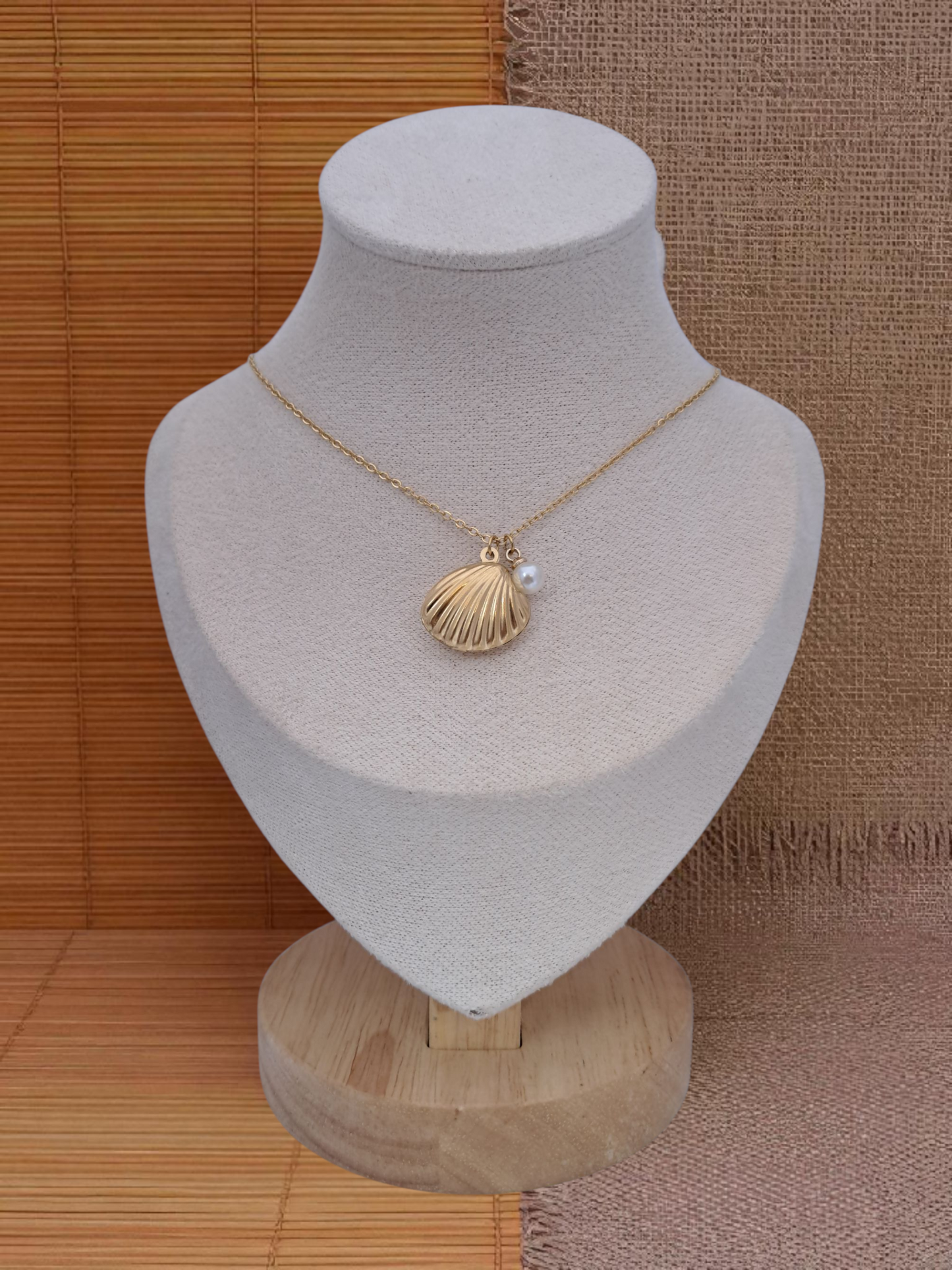 shell pendant stainless steel necklace