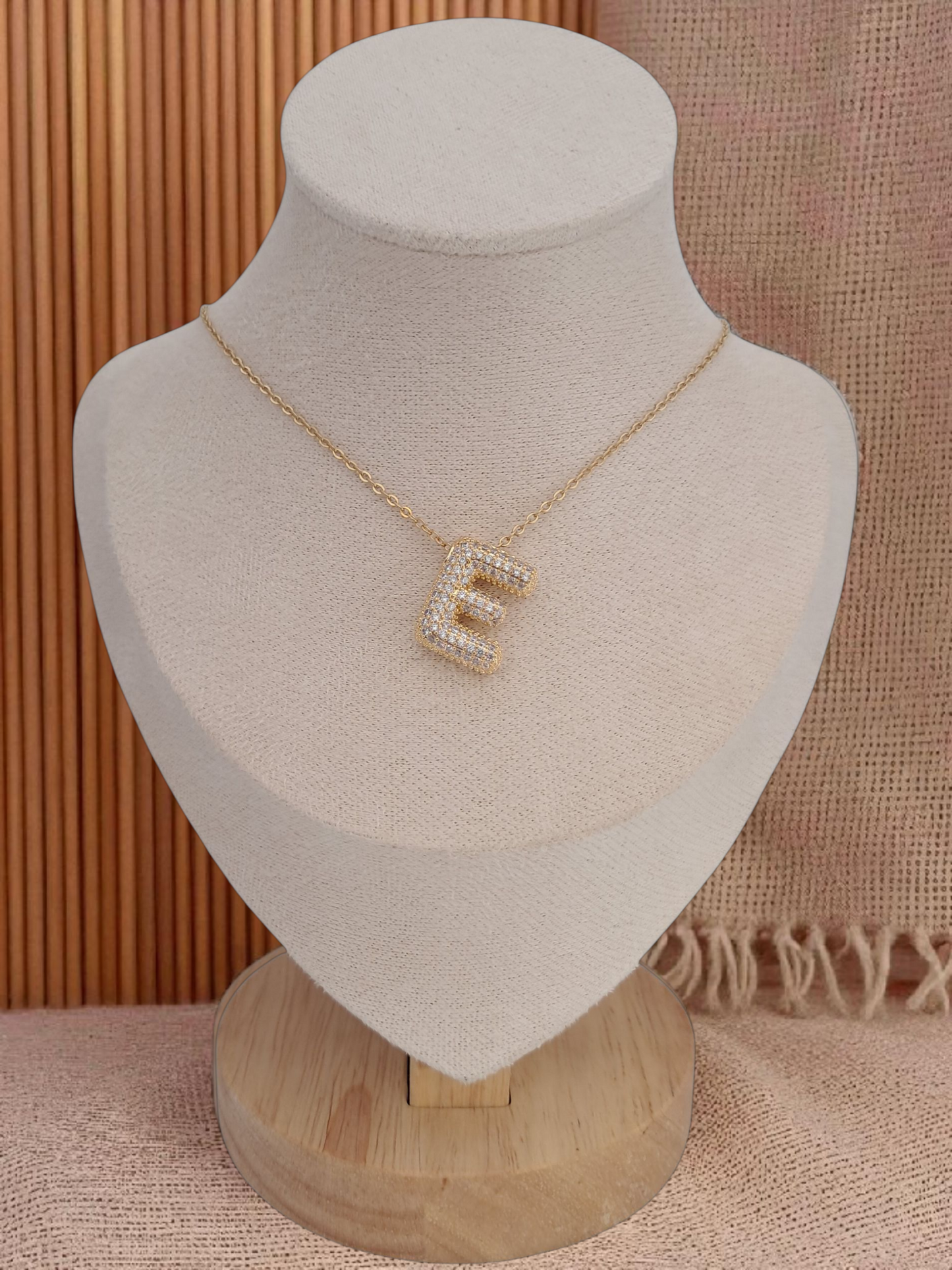 straus letter E necklace - gold