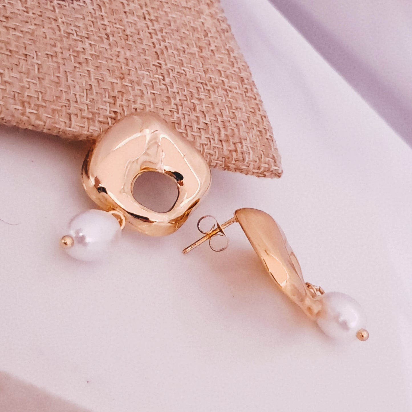 square Arugas Pierced with Pearls Stainless Steel earing - gold