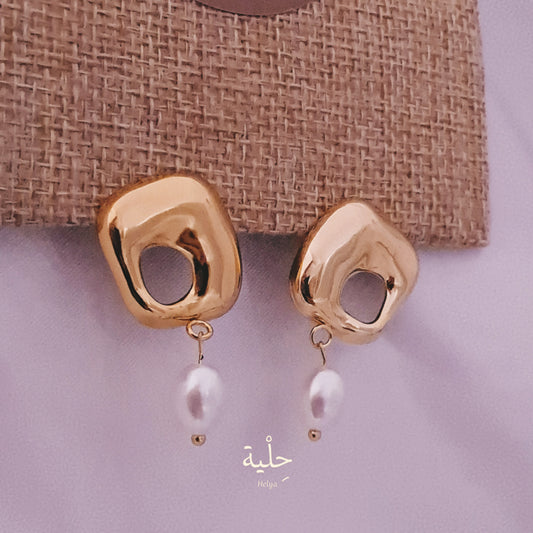 square Arugas Pierced with Pearls Stainless Steel earing - gold