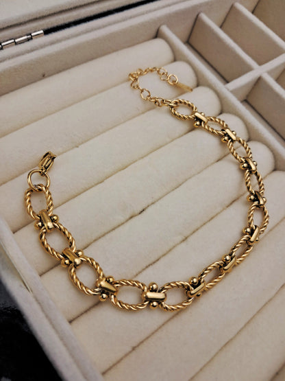 Cobra shape stainless steel bracelet - gold