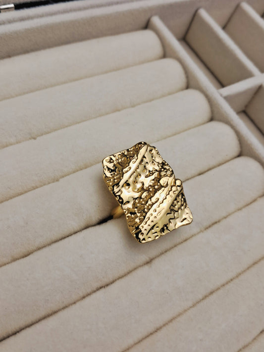 rectangular Arrugas stainless steel ring _ gold