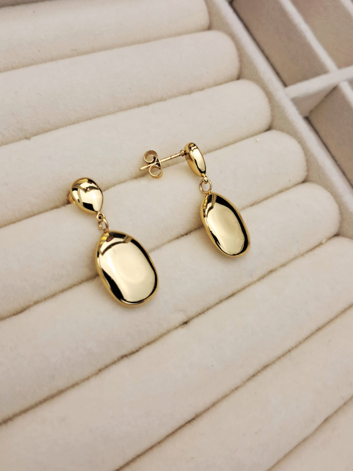 Big dots stainless steel earing - gold