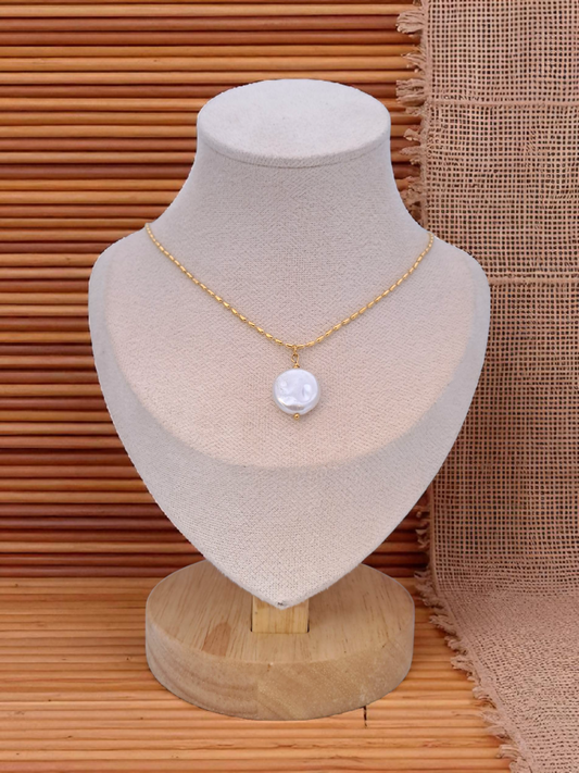 gold necklace pearl charm