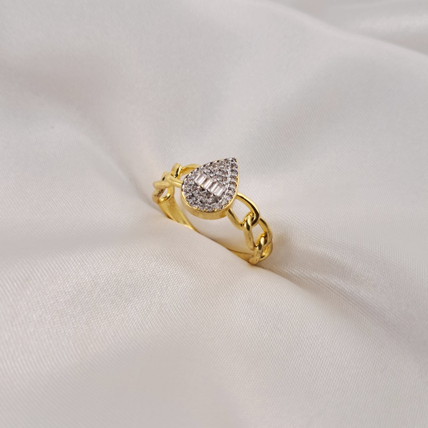 Teardrop mix color ring