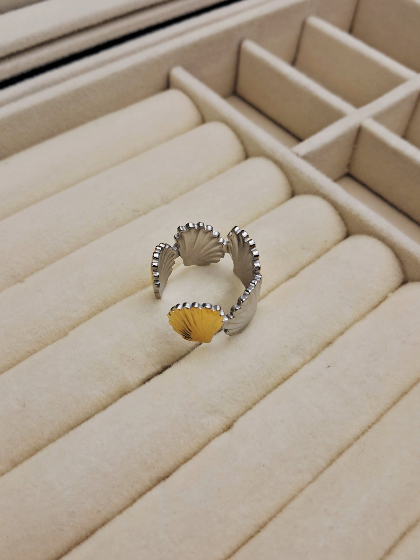 See shell stainless steel ring - mix color